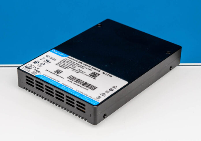 Dapustor Haishen5 SSD H5100 30.72TB Top Angle