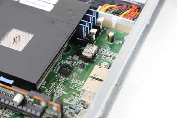 Dell R220 Internal USB Type-A with SanDisk CZ43