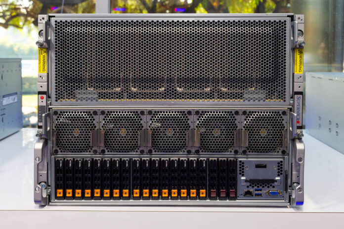 Supermicro SYS 821GE TNHR Front